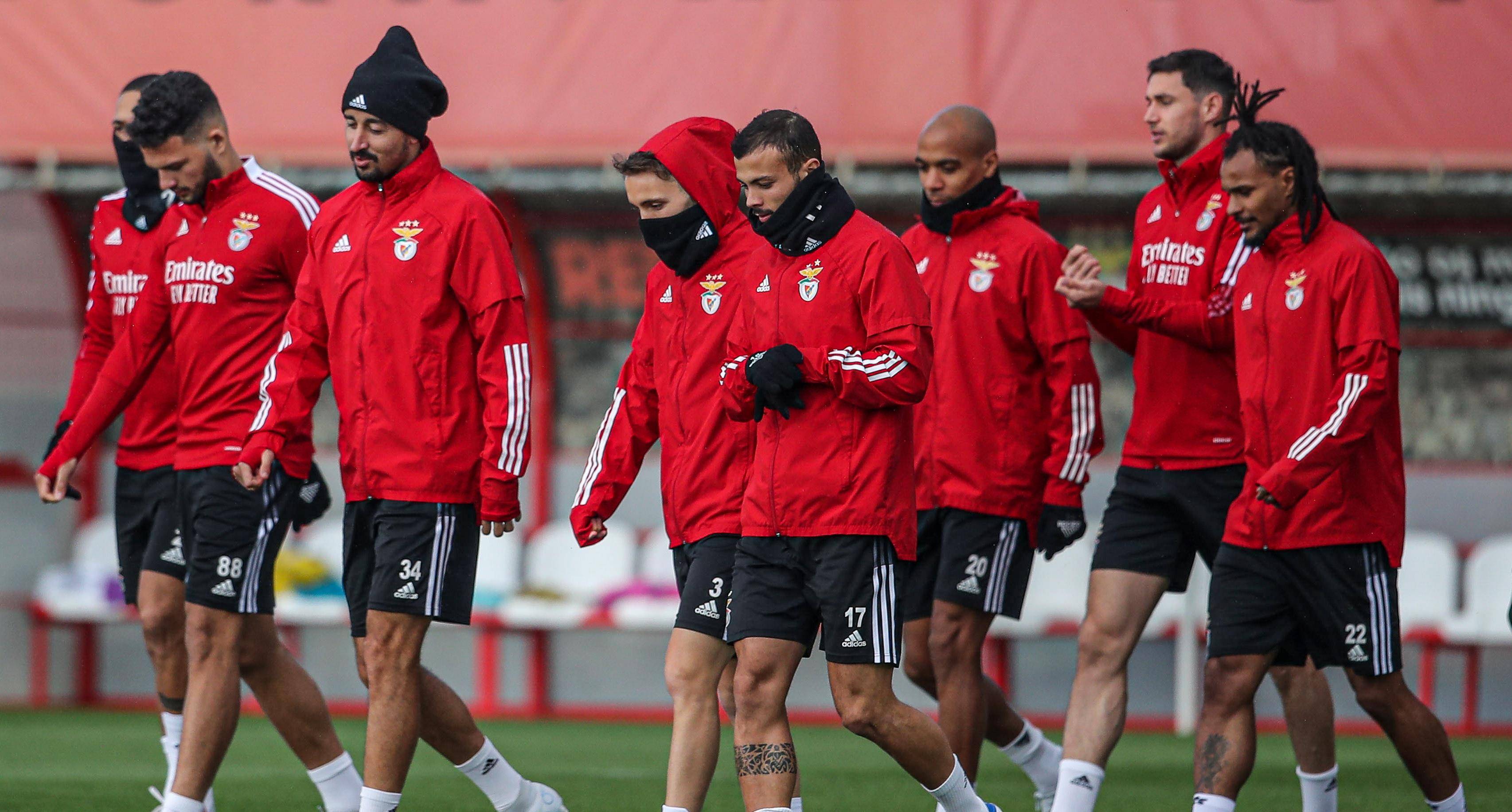 APP下载-关于欧冠赛程吃紧；成都蓉城今晚防线松动；压力陡增；资深球员宣示担当的信息-APP下载